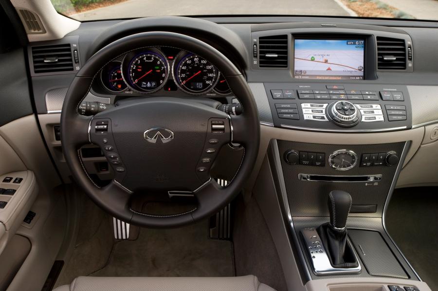  Infiniti M35 S 2010 года  (фото 2 из 8)